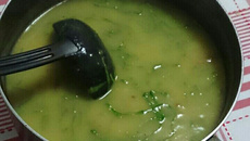 Tubérculos na floresta (sopa de batatas)