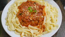 Espaguete à bolonhesa