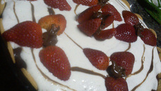 Pavê de morangos com chocolate simples