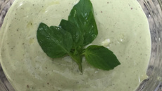 Patê de ricota com majericão