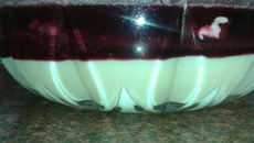 Brigadeiro branco com cobertura de frutas vermelhas da Nete