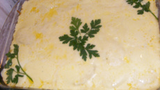 Batata gratinada ao creme de cebola e queijo