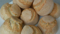 Pão de queijo na forminha de empadinha