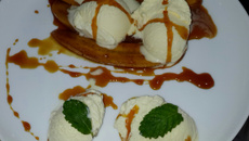 Sorvete de Baunilha com banana caramelada