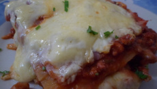 Lasanha molho branco e bolonhesa da Ellen