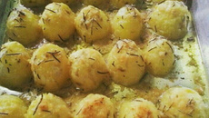 Batata assada com alecrim e sal grosso