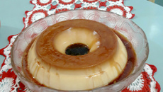 Pudim de leite condensado com leite de coco