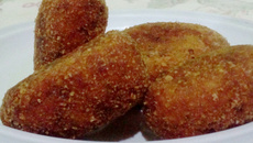 Croquete de carne com mandioca