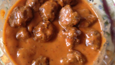Almôndegas de carne com molho Rosé