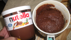 Bolo de Caneca de Nutella (Mug cake)