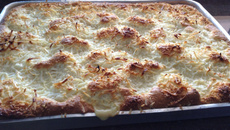 Bolo assado já com o recheio