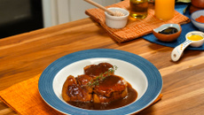 Medalhão suíno com molho de laranja