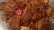 Costela com calabresa e cebola 