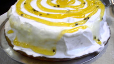 Torta da jack com pão-de-ló de maracujina