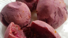 Pão de queijo vegano de batata doce roxa