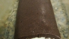 Rocambole gelado de leite em pó