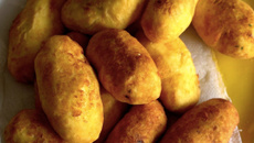 Bolinho de batata recheado da vó Ida