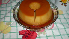 Pudim de doce de leite com coco queimado