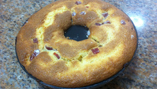 Bolo de fubá com goiabada