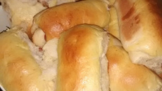 Massa básica para pizza, enroladinho no forno, pães etc.