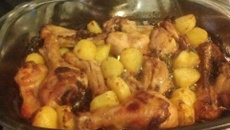 Frango assado em pedaços