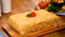 Bolo salgado de pão de forma e frango