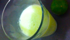 Suco de erva-cidreira