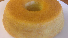 Bolo de fubá com coco