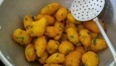 Bolinho de milho com frango