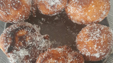 Bolinho de chuva fácil e delicioso