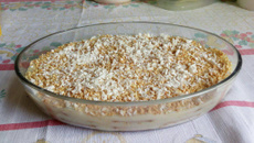 Pavê de chocolate branco com amendoim