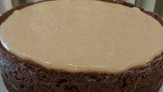 Torta de requeijão com doce de leite