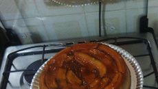 Bolo de banana caramelada