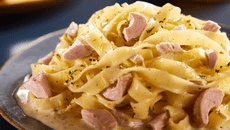 Macarrão al limone com atum