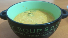 Sopa de frango com gengibre