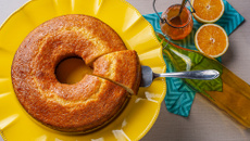 Bolo de laranja fofinho com calda