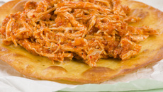 Frango desfiado com bacon e cream cheese