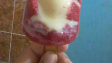 Paleta mexicana com copos descartáveis