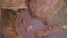 Posta com cerveja na panela de pressão