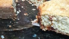 Bolo de aveia com goiabada