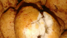 Bolinho de chuva salgado de queijo parmesão sem ovo