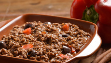 Carne moída refogada com canela e pimenta-do-reino