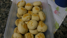 Salgadinho de queijo ralado (desmancha na boca)