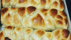 Pão caseiro com leite condensado na massa