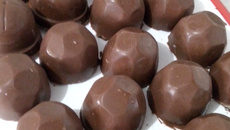 Bombom Mousse de Maracujá