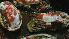 Berinjela recheada com presunto e queijo