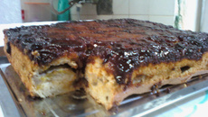 Torta de banana caramelada