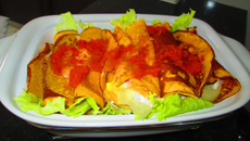 Panqueca de cenoura com creme de carne de sol