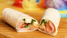 Enroladinho de peito de peru