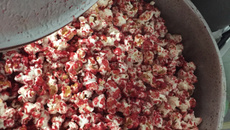 Pipoca colorida (festa junina)